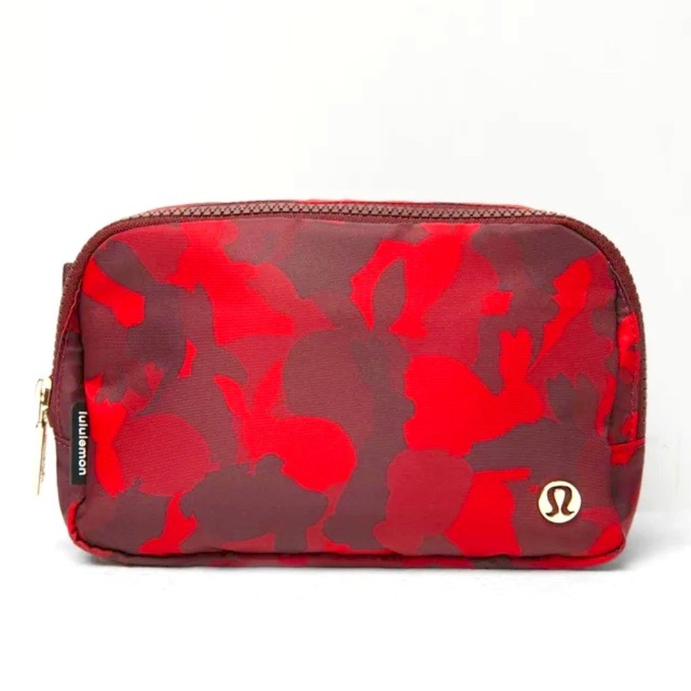 Lululemon Everywhere Belt bag New Year Limited Edition